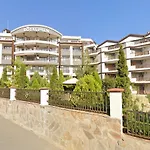 Royal Palm Moira's In *
